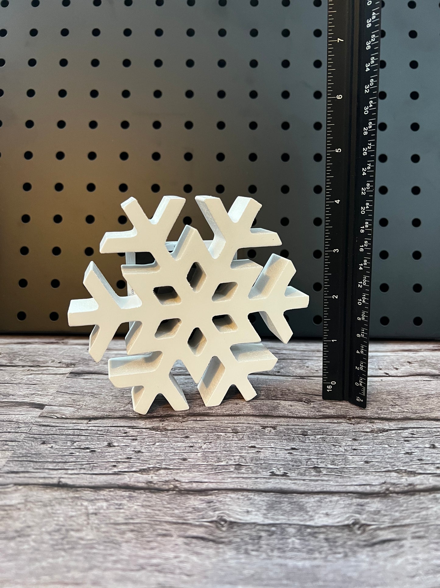 ✨ Snowflake Wooden Magnet Stand (White)